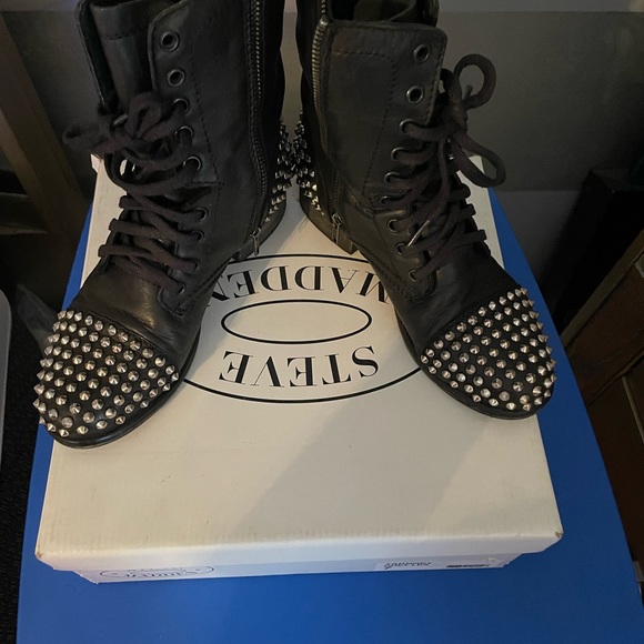 Steve Madden Studded combat boots. - Picture 1 of 3